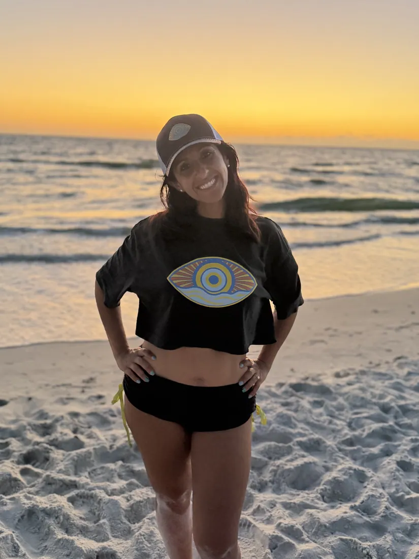 The maritime-eye tee on the beach
